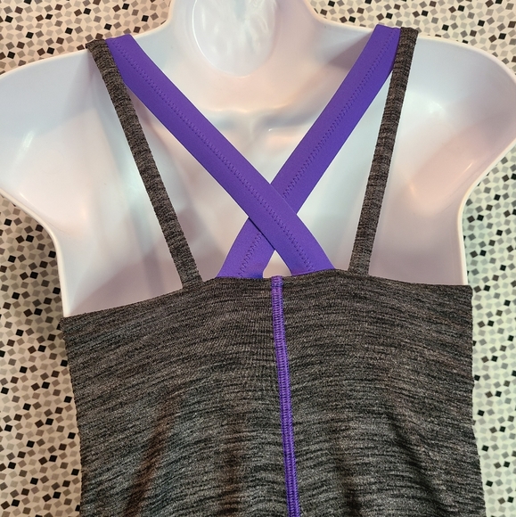 Lululemon Run For Gold Tank Size 4 (sm) in Heathered Blk/ Iris Flower - Picture 5 of 9